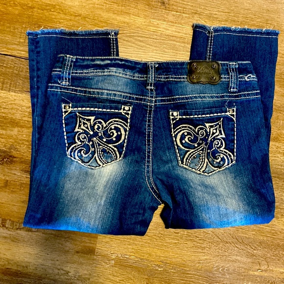 Vanity capris - Picture 2 of 3